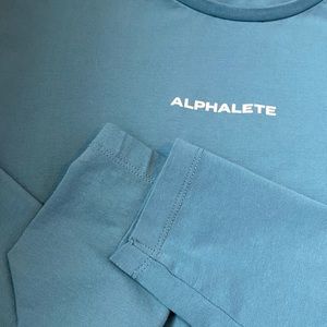 Alphalete oversized long sleeve crop tee